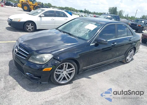 2014 Mercedes-Benz C 250 Luxury/Sport из США, поврежденный, VIN WDDGF4HB7ER314537